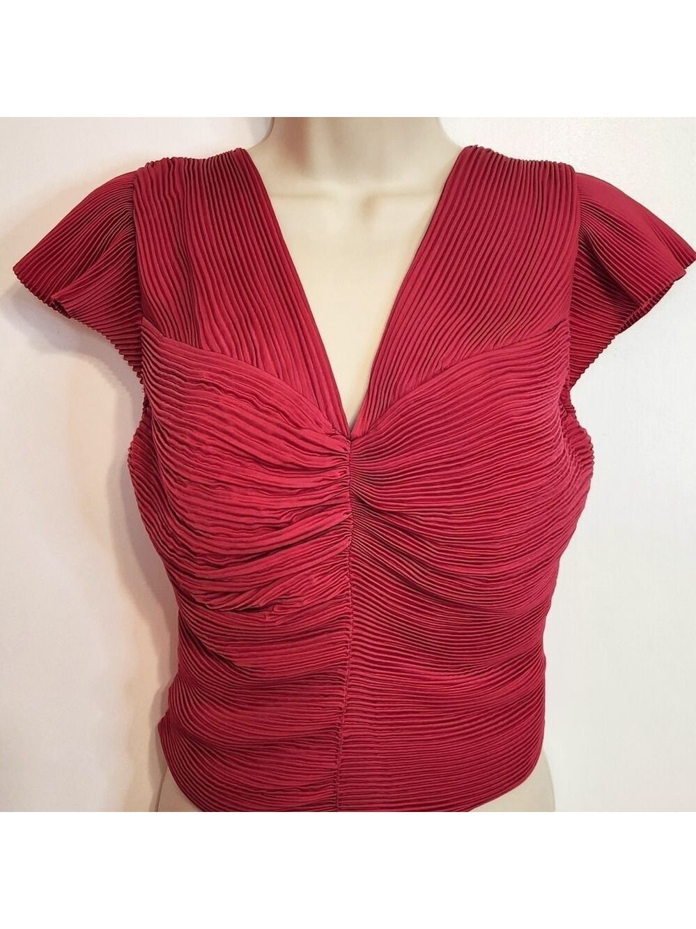 Express Hot Pink Pleated Flutter Sleeve Crop Top Medium - Picture 2 of 9